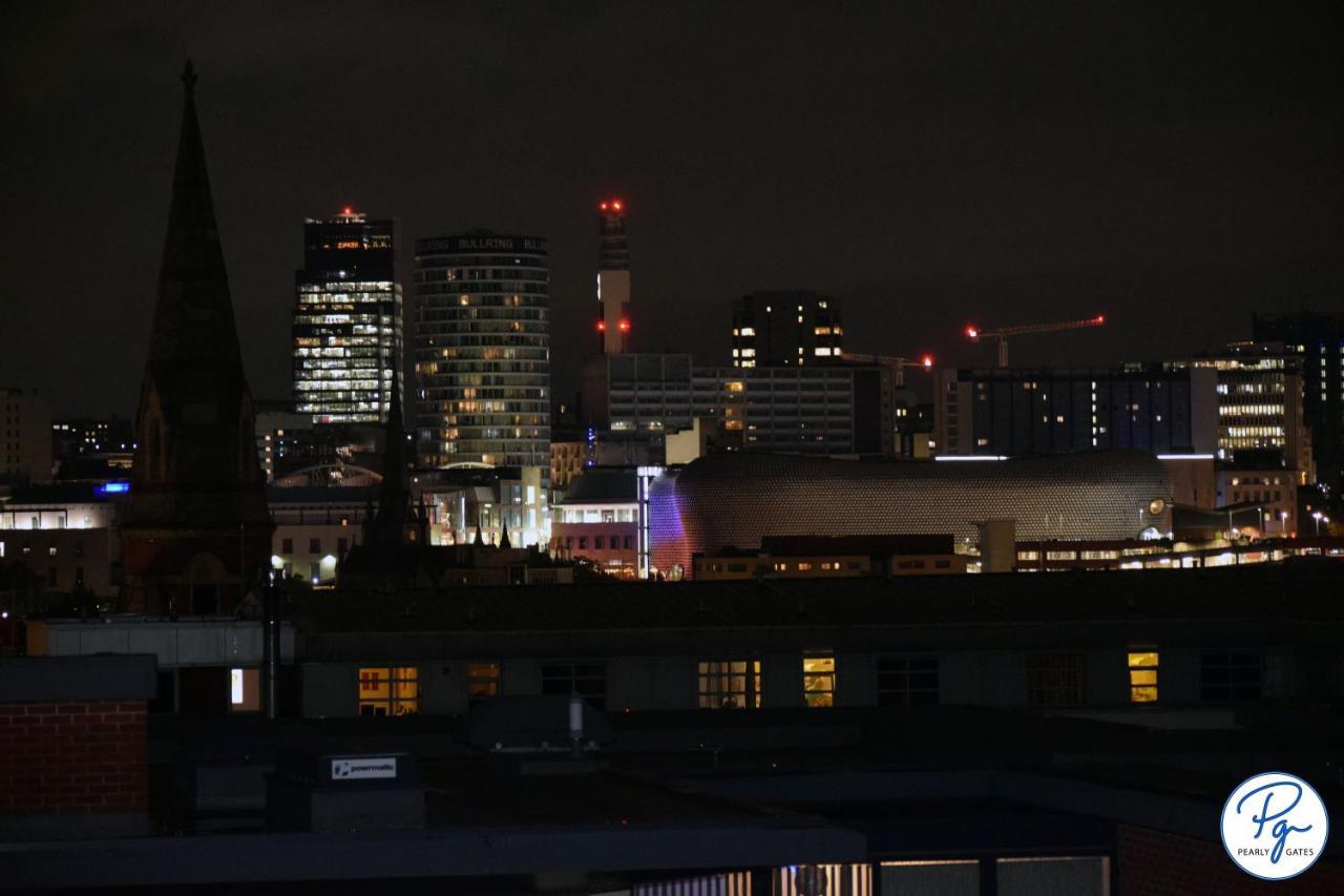 Penthouse - Amazing City Skyline Views - Balcony - Free Extra 2 Hours - Free Parking - Utilita Arena - Bullring Shopping - New St Station- Super King Size Bed Birmingham Bagian luar foto