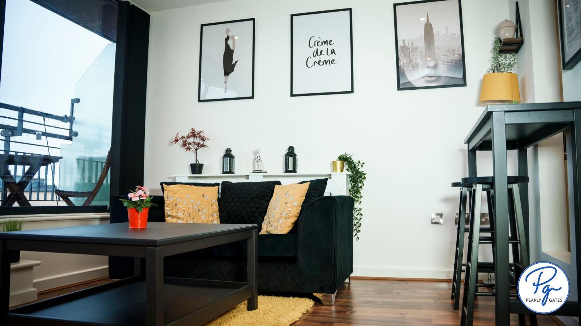 Penthouse - Amazing City Skyline Views - Balcony - Free Extra 2 Hours - Free Parking - Utilita Arena - Bullring Shopping - New St Station- Super King Size Bed Birmingham Bagian luar foto