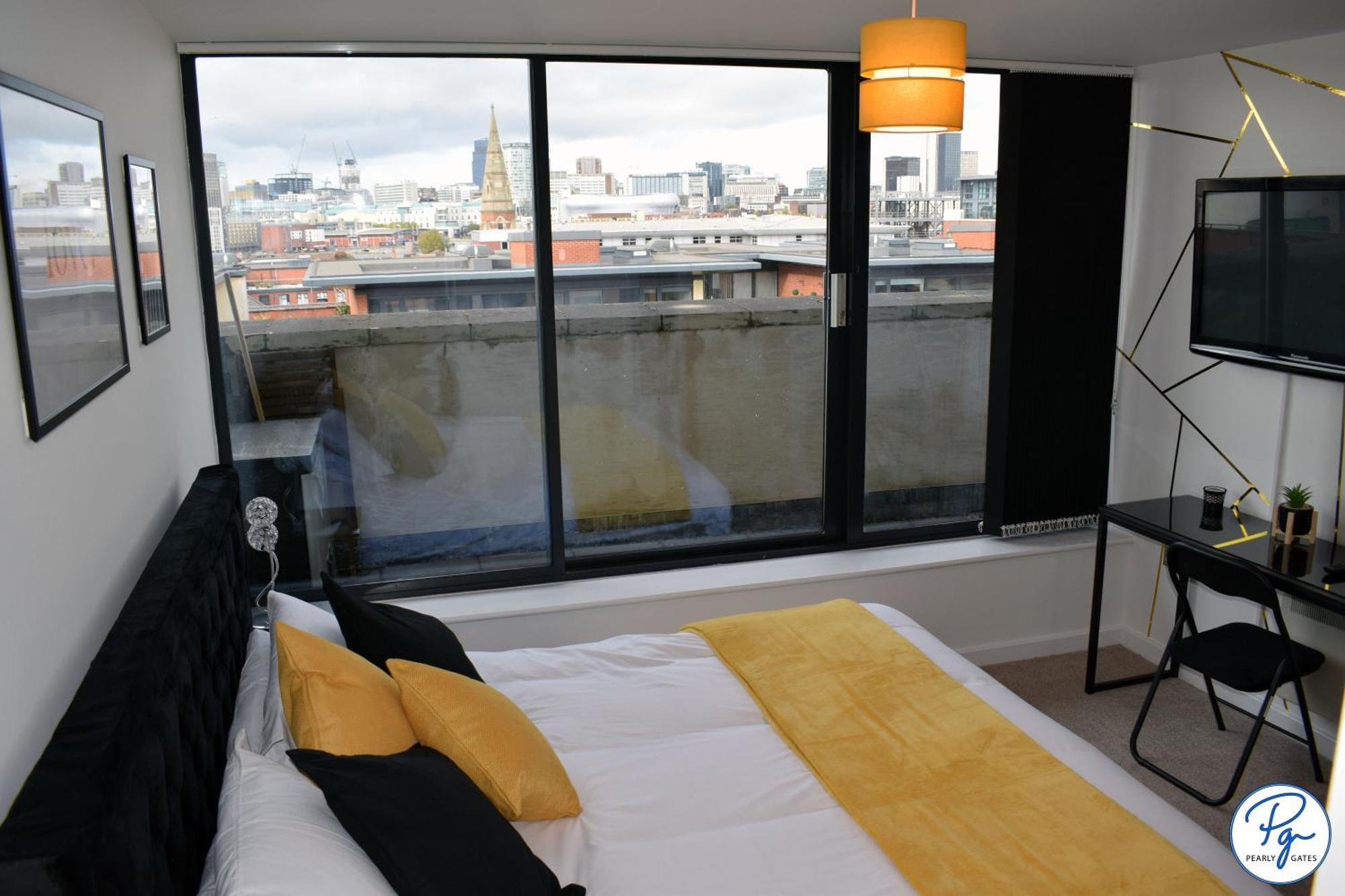 Penthouse - Amazing City Skyline Views - Balcony - Free Extra 2 Hours - Free Parking - Utilita Arena - Bullring Shopping - New St Station- Super King Size Bed Birmingham Bagian luar foto